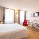 Splendido Bay Luxury Hotel