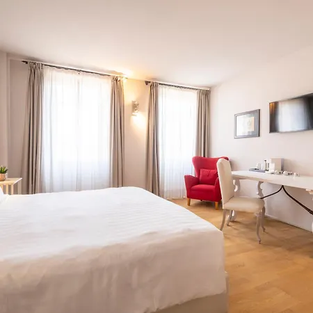 Splendido Bay Luxury Hotel