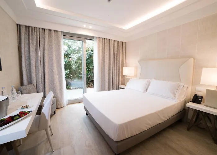 Отель Splendido Bay Luxury 5*