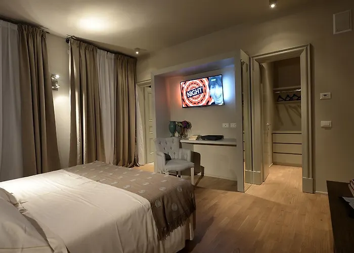 Splendido Bay Luxury Отель Паденге-суль-Гарда